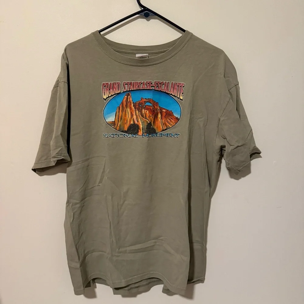 tshirt - Picture 1 of 3